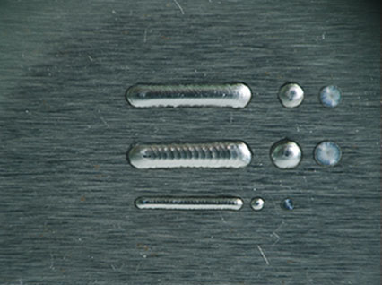 <a href='http://www.xanble.com/product/3.htm' class='text_a'>模具激光焊機(jī)</a>修復(fù)鏡面模具效果